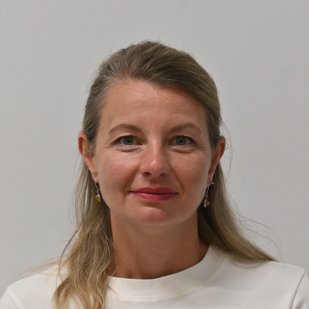 Iveta Ulrichová, DiS et DiS
